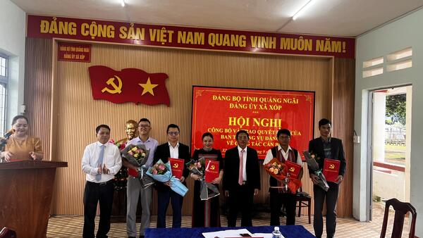 Hội nghị Công bố và trao Quyết định của Ban Thường vụ Đảng uỷ về công tác cán bộ