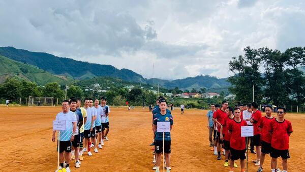 Sôi nổi giao lưu bóng đá chào mừng 80 năm Quốc khánh 2/9 và ngày truyền thống các cơ quan khối hành chính – quản lý nhà nước trên địa bàn xã Xốp, tỉnh Quảng Ngãi
