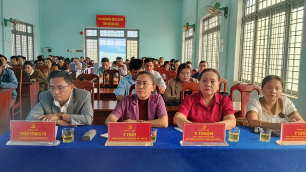 Xã Xốp: Chào cờ và sinh hoạt chính trị dưới cờ tháng 10/2026.